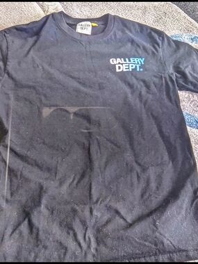 Gallery Black Tee with Yellow Size Tab